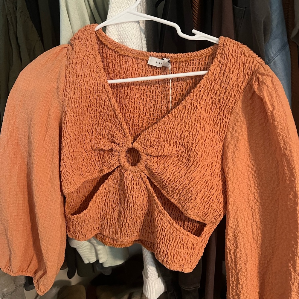 LUSH cut out ring top